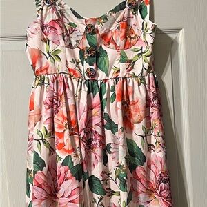 Charming Floral Dress in Pink and Green with gorgeous buttons